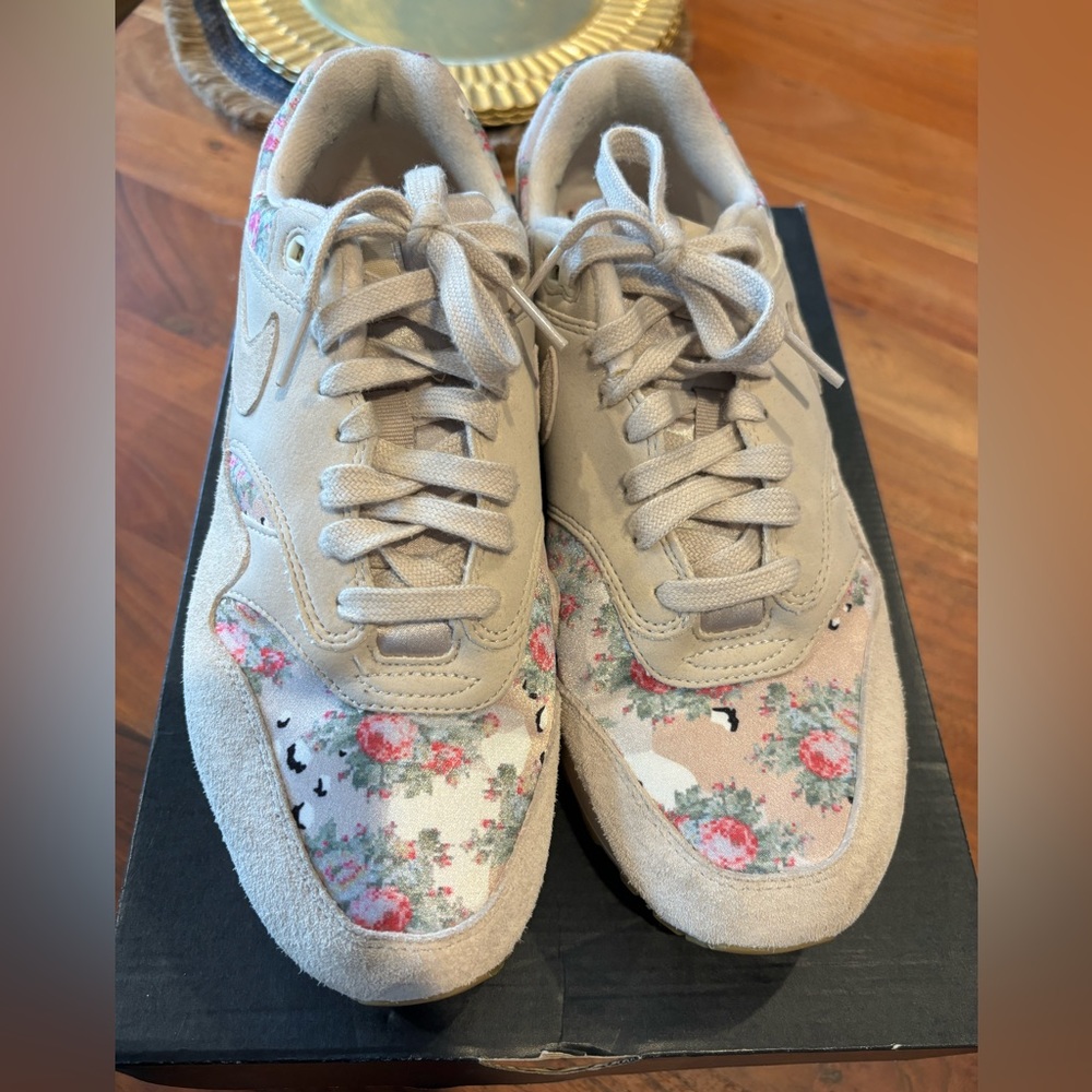 Nike Air Max 1 Womens Floral